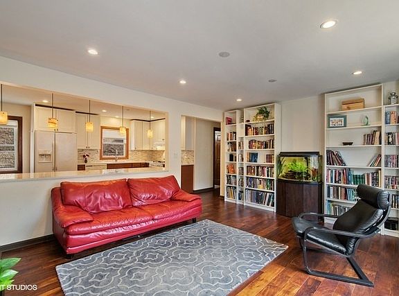3rd image of 1606 W Chase Ave APT 2B