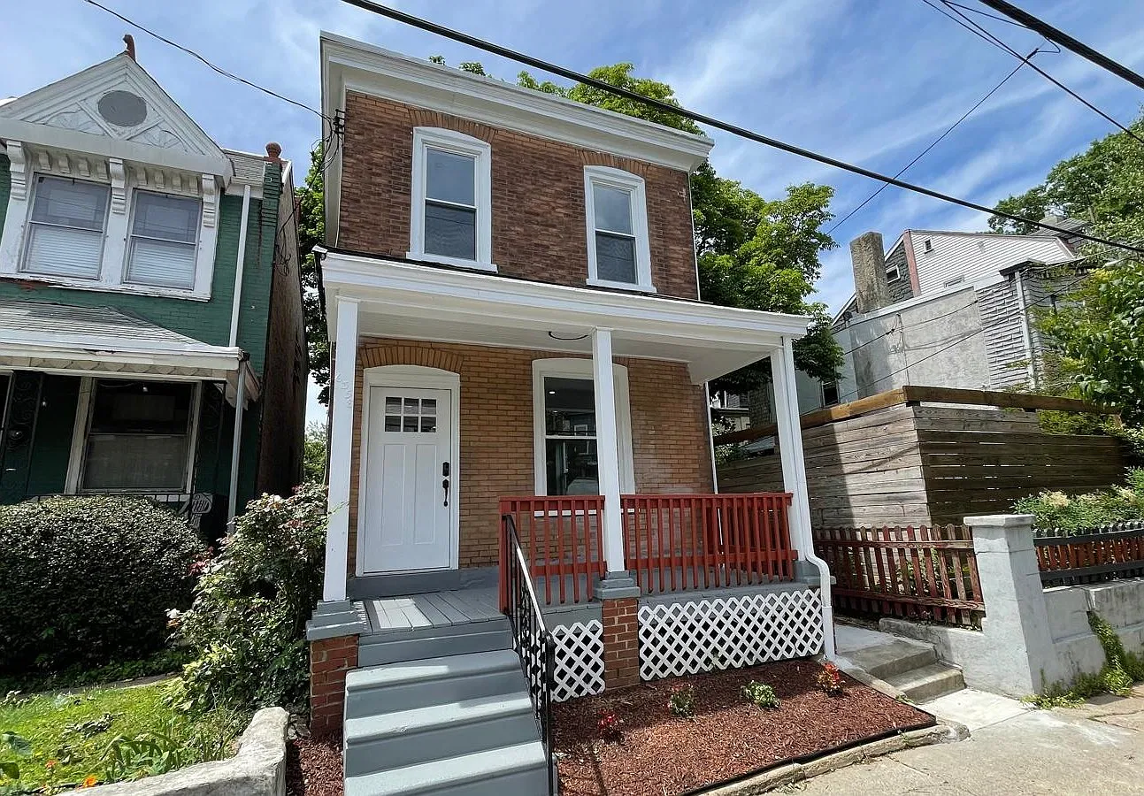 3 bed, 1300 sqft, $2,000 — Photo 2
