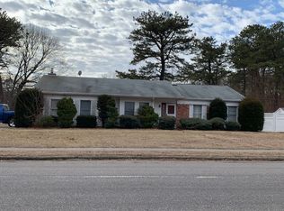 1 Monarch Ave, Selden, NY 11784