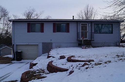2nd image of 975 Jackson St