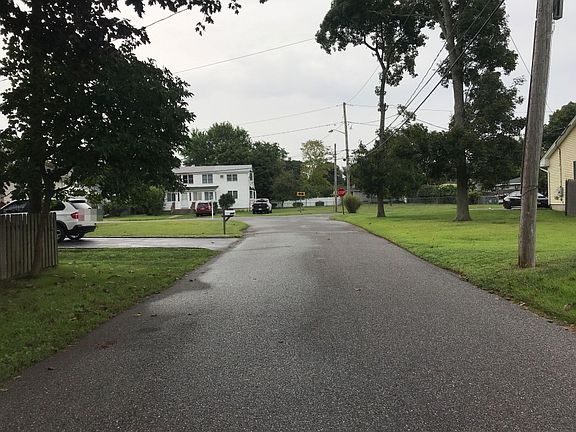 5th image of 100 Lincoln Dr