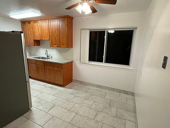 4th image of 727 Opal Dr APT 4