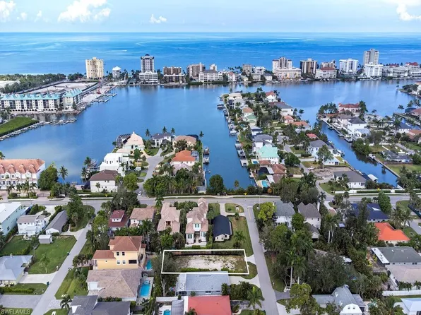 514 94th AVE N, NAPLES, FL 34108