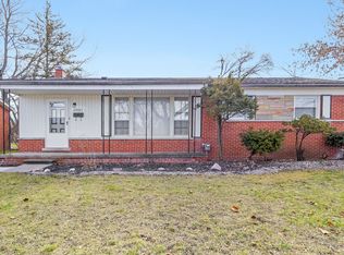 29703 Hillbrook St, Livonia, MI 48152