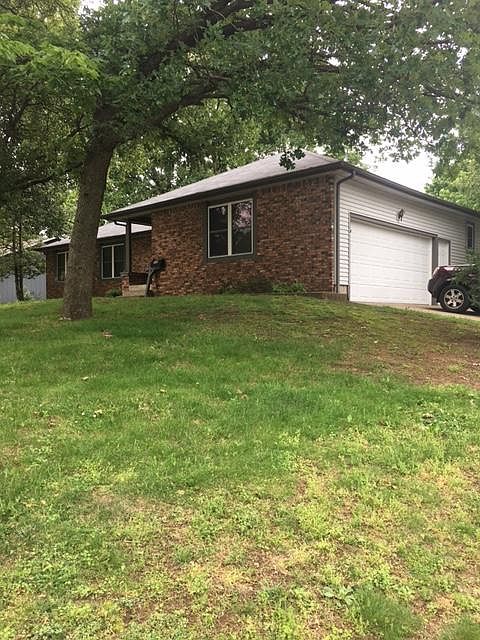 2nd image of 1618 Goetz Blvd
