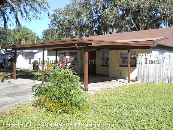 3rd image of 1031 Canal Dr W