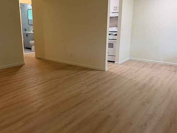 2nd image of 4 Colonial Dr APT 8