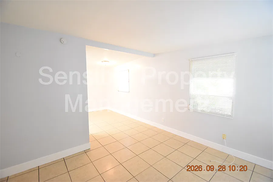 3 bed, 1044 sqft, $1,795 — Photo 2