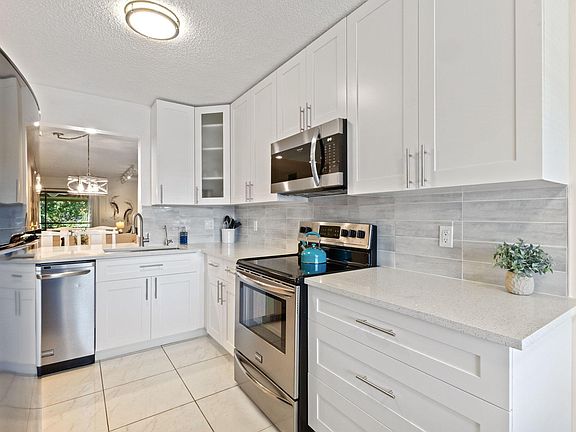 5th image of 5380 Cedar Lake Dr APT 304