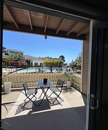 5th image of 87 Lakeshore Ct #1