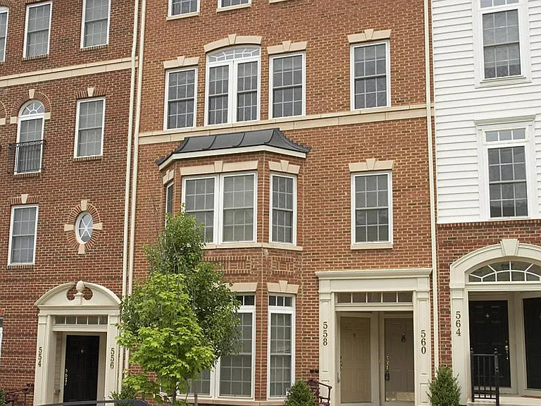 560 Odendhal Ave — Photo 1