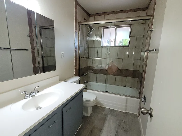 3139 E Glenrosa Ave #2 — Photo 18