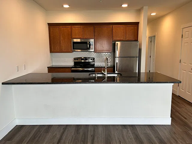 2 bed, 1100 sqft, $2,395 — Photo 2