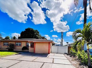 610 NE 181st St, Miami, FL 33162
