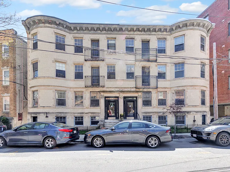 104 Strathmore Rd #2 — Photo 27