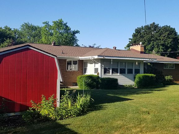 2nd image of 299 Wildwood Dr