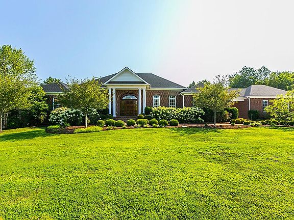 3rd image of 405 Burr Oak Dr