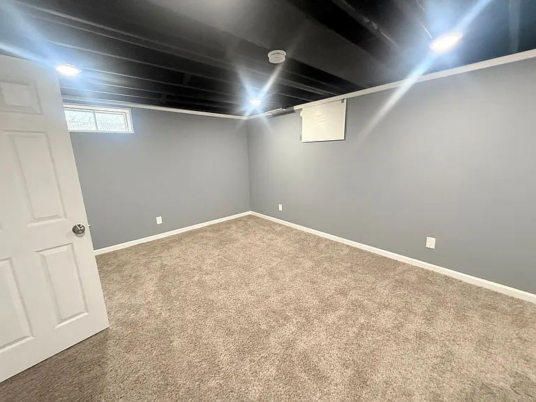 712 Plaza Dr — Photo 17