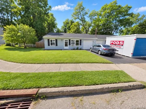 11 Creekview Ct, Wappingers Falls, NY 12590