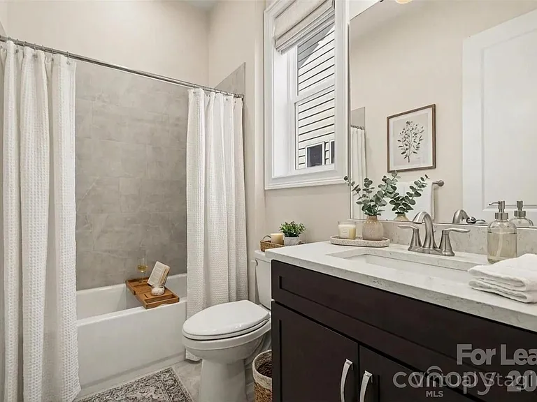 2026 Lake Como Dr — Photo 23