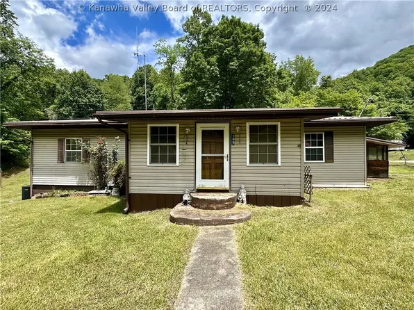 169 Tudor Ln, Sylvester, WV 25193