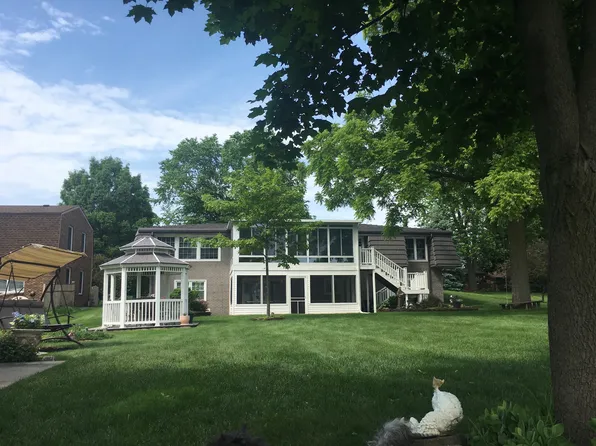 46253 Lakeview Dr, Decatur, MI 49045