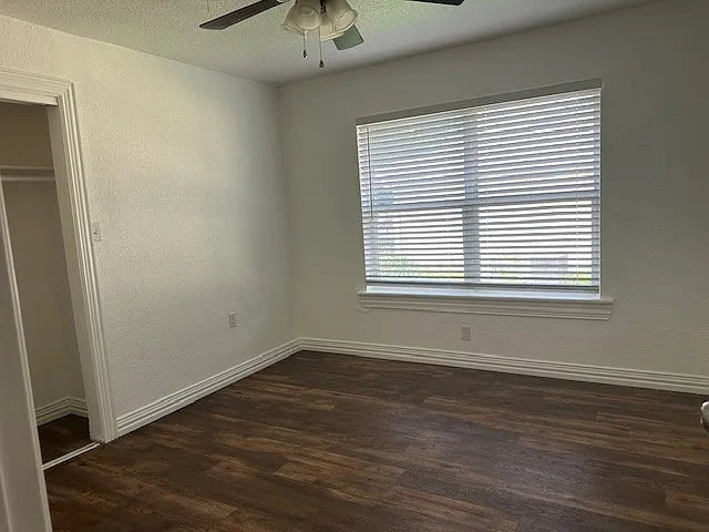 1008 Holiday Dr — Photo 12