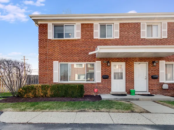 1240 N Boxwood Dr, Mount Prospect, IL 60056