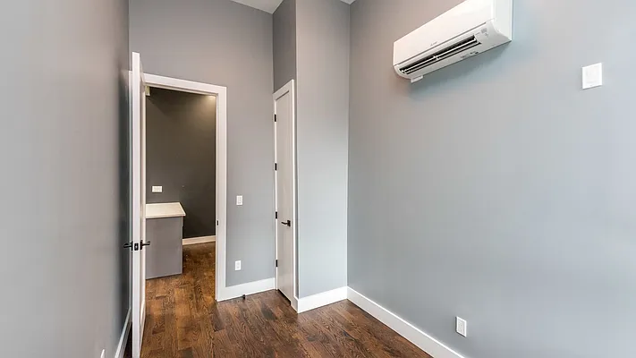 Rented by Nooklyn NYC LLC | media 34