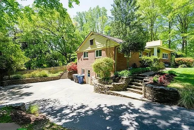 3120 Knoll Dr — Photo 55