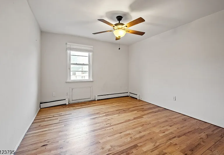 480 Parkway Dr #1 — Photo 17