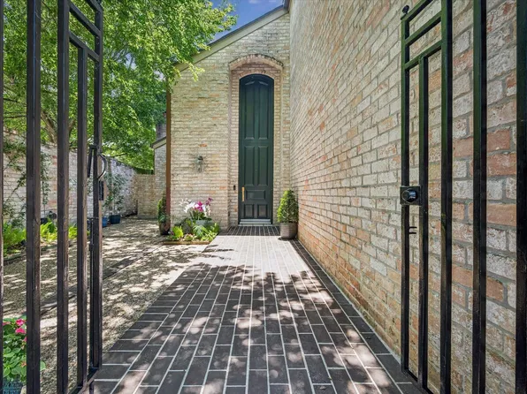 4 River Hollow Ln, Houston, TX 77027