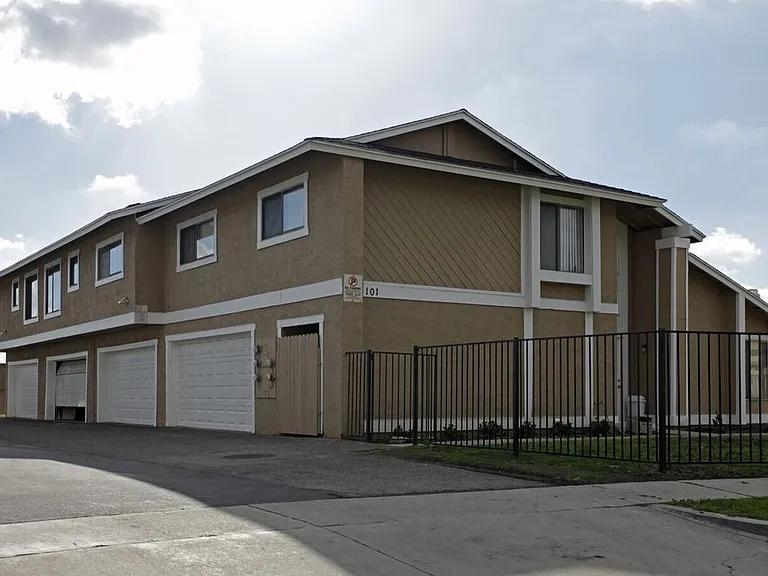 101 Wiseman Way #D — Photo 1