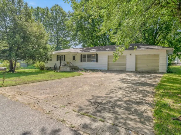 111 Oak Cliff Dr, Neosho, MO 64850