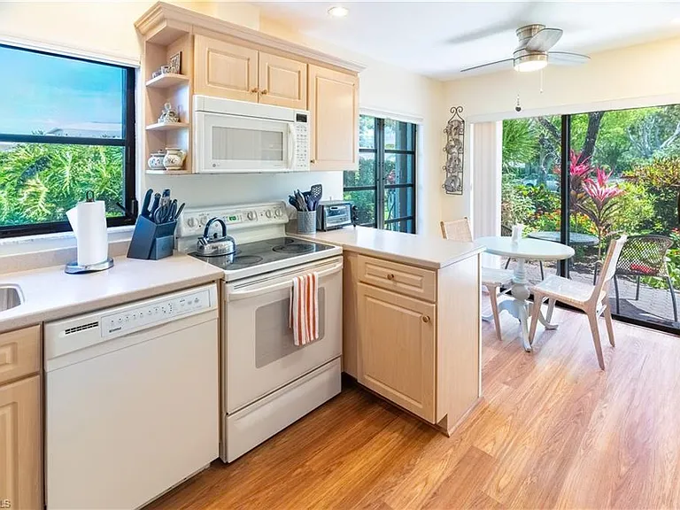 522 Beachwalk Cir — Photo 13