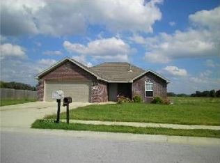 650 Washburn Dr, Pea Ridge, AR 72751