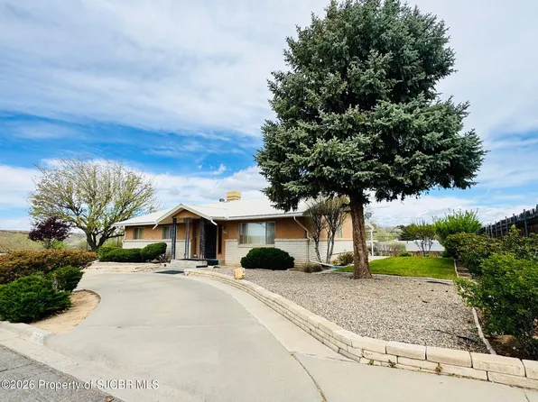 304 W Nambe St, Farmington, NM 87401
