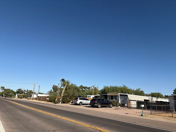5th image of 2641 W Curtis Rd