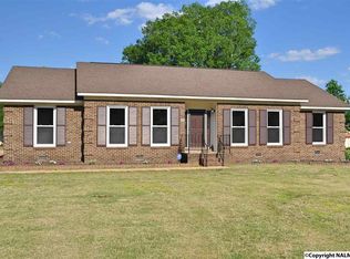 8803 Willow Hills Dr SE, Huntsville, AL 35802