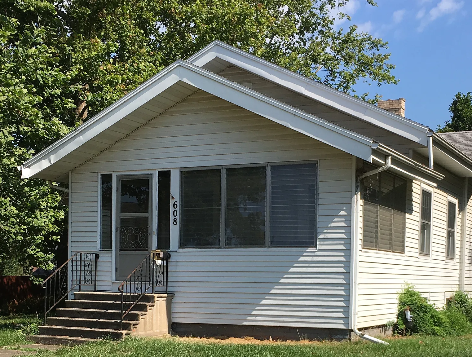 608 E Center St photo 1