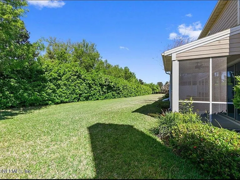 11187 Castlemain Cir W — Photo 17
