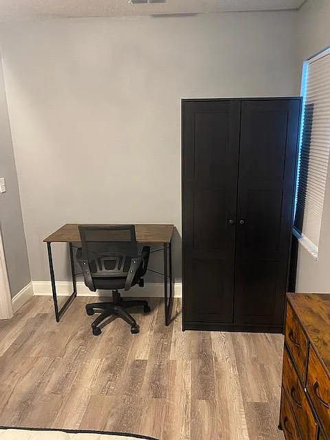 Disclaimer: This photo has been staged. Not all furnishings seen will be provided. - Walt Williams Rd