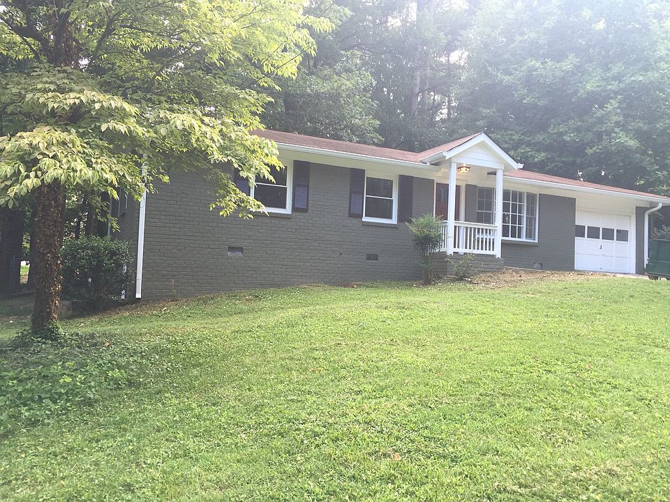 1st image of 1052 Seville Dr
