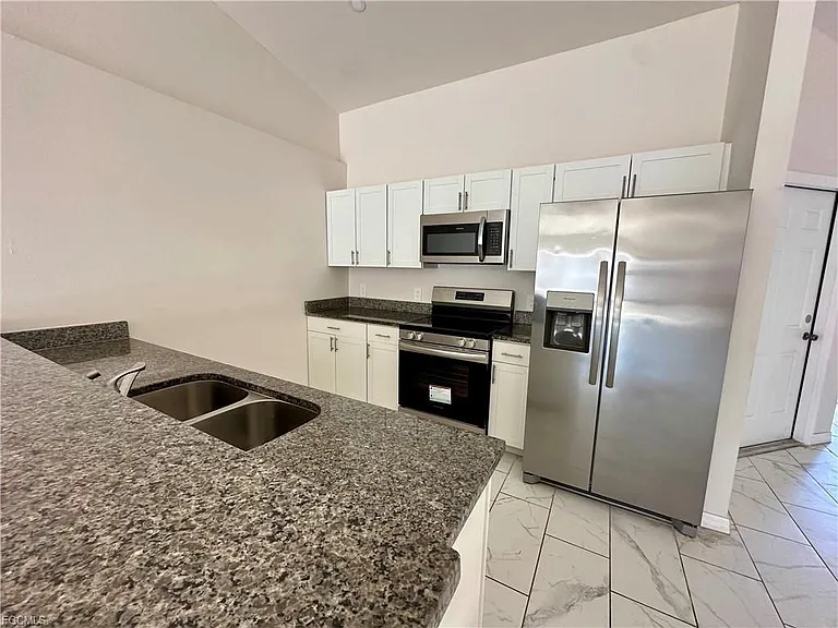 254 SW 3rd St #254 — Photo 7