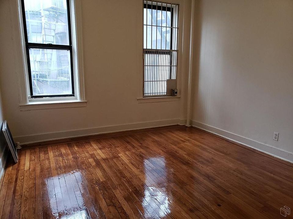 2nd image of 452 Park Pl APT 2G