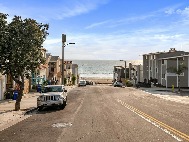 208 Marine Ave — Photo 27