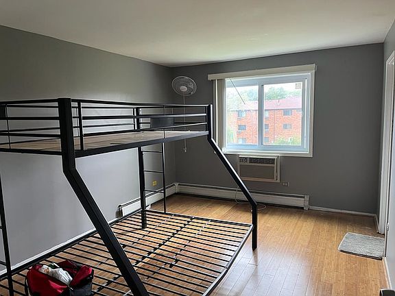 5th image of 281 Shorewood Dr APT 2A