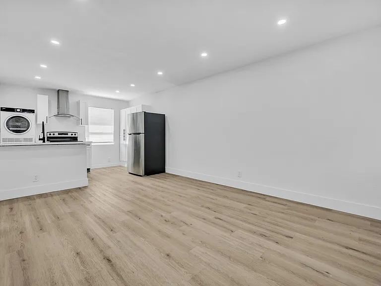 1015 NE 17th Ave — Photo 28