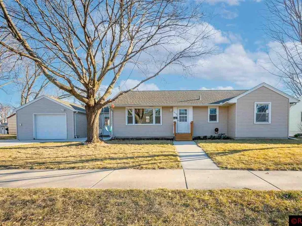 411 Jefferson Ave, North Mankato, MN 56003