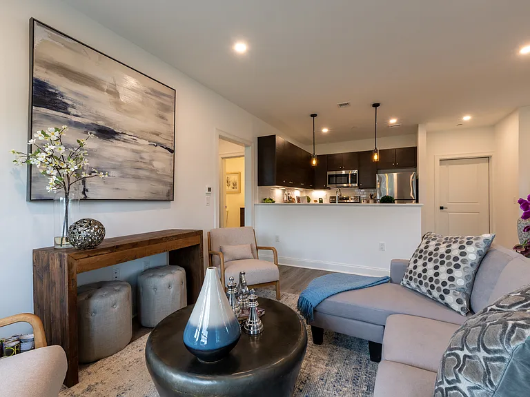 15 High Street Residences — Photo 4
